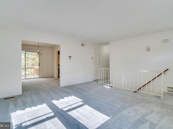 5th image of 4804 Lockwood Ln