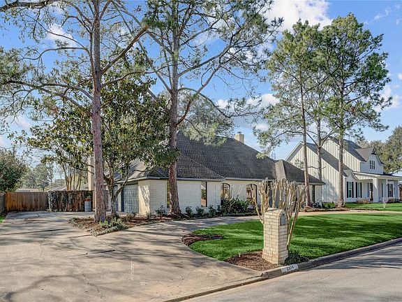 3rd image of 2614 Cedar Ln