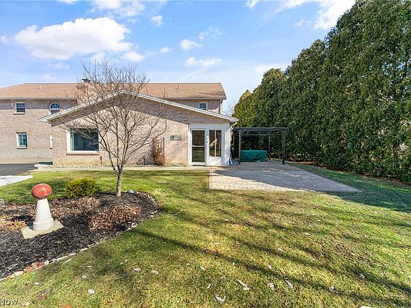 2nd image of 930 Pearson Cir