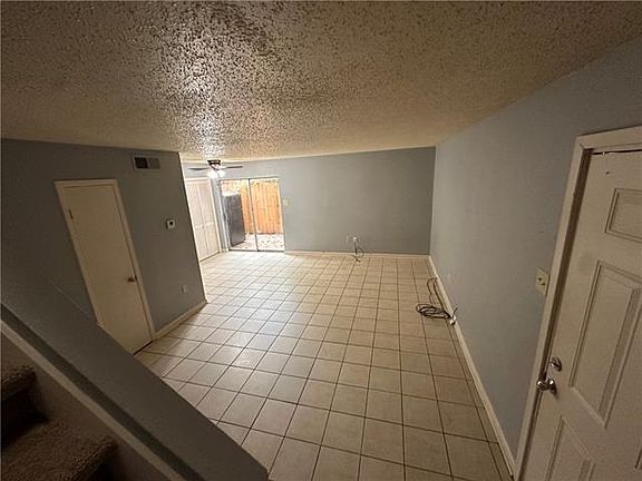 4th image of 241 Helen St APT A
