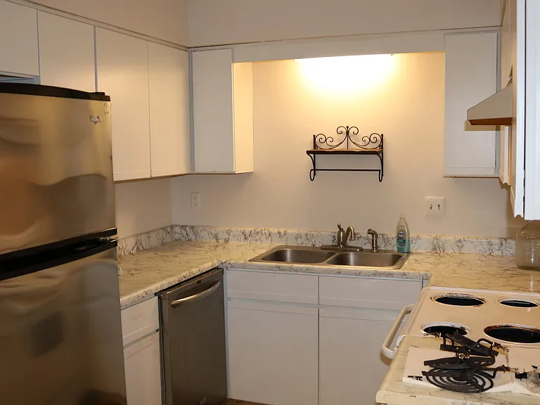 131 Ellington Pl — Photo 5