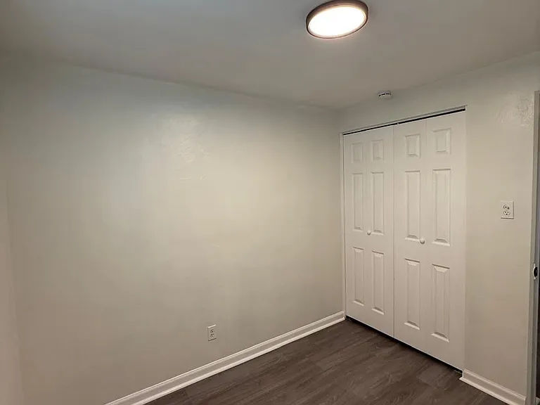 807 Londonderry Dr — Photo 12