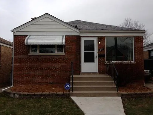 235 Bellwood Ave photo 1