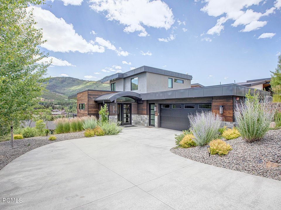 1st image of 935 Saddle View Way