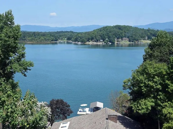 300 Overlook Dr, Hiawassee, GA 30546