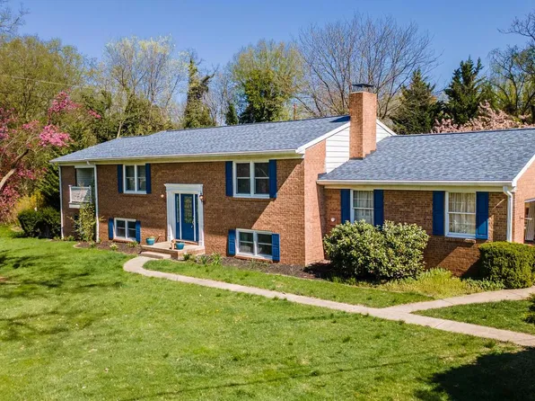 16516 Tammany Ln, Williamsport, MD 21795