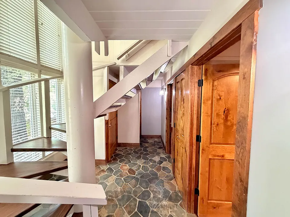 702 College Dr #84