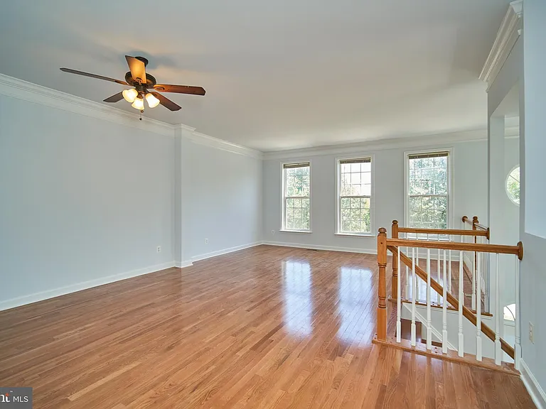19147 Commonwealth Ter — Photo 6