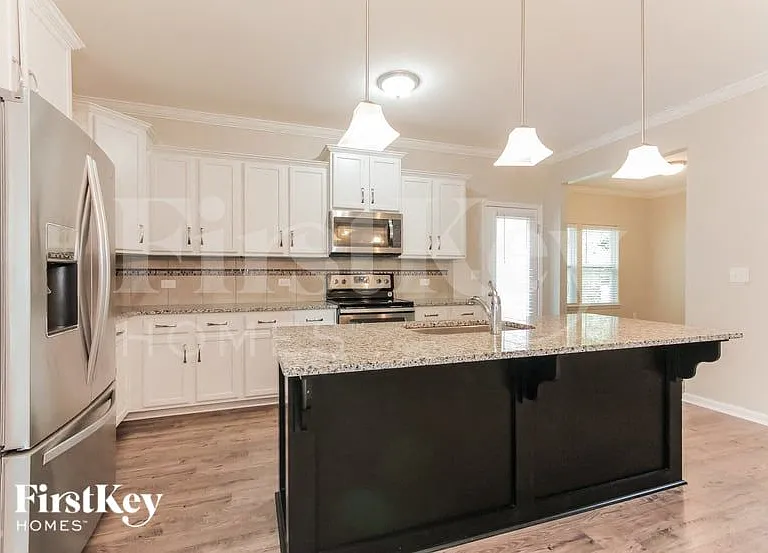 3815 Streamside Dr — Photo 7