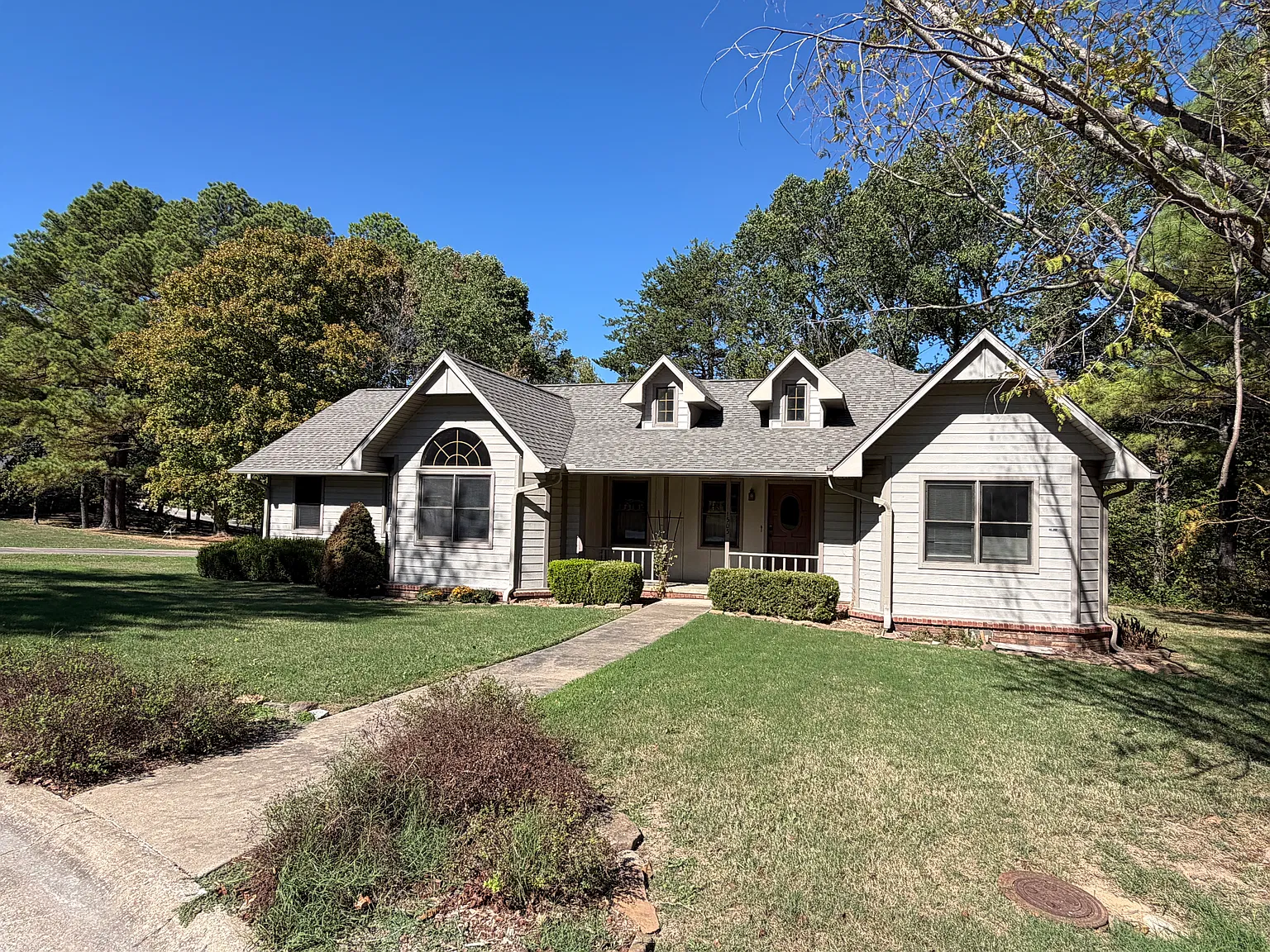 1505 Holly Pl — Photo 1
