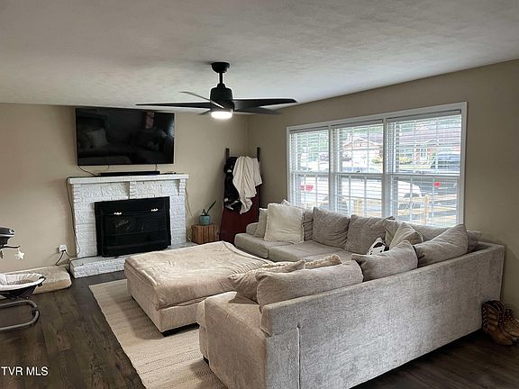 5th image of 112 Norwood Dr