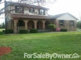1094 Bradley Dr, Troy, MI 48085