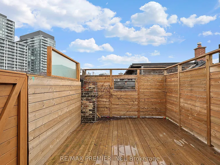 394A King St E #UPPER — Photo 12