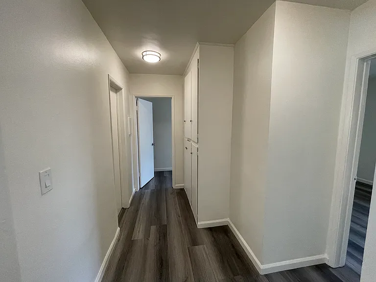6535 Fulton Ave — Photo 14