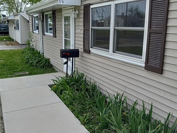 3rd image of 225 Bonds Ave