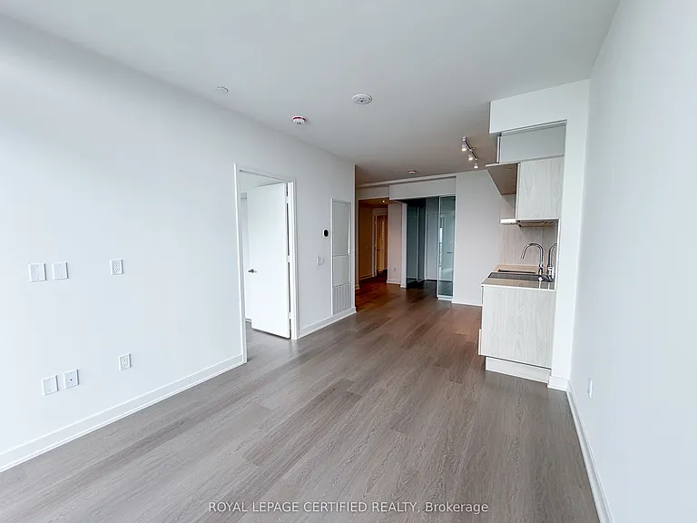 448 Burnhamthorpe Rd W #6407 — Photo 12