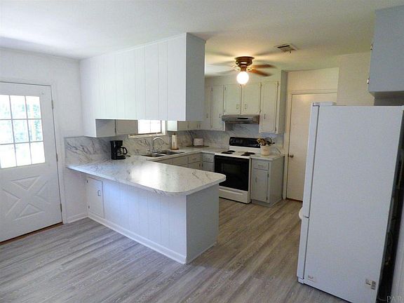 5th image of 975 El Camino Dr