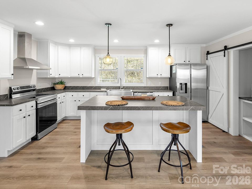 1st image of 512 Hutch Mountain Rd