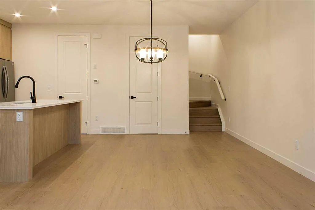 Building Photo - 1512 21st Ave NW #UPPER