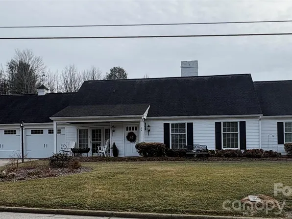 84 Wood Lily Dr, Canton, NC 28716