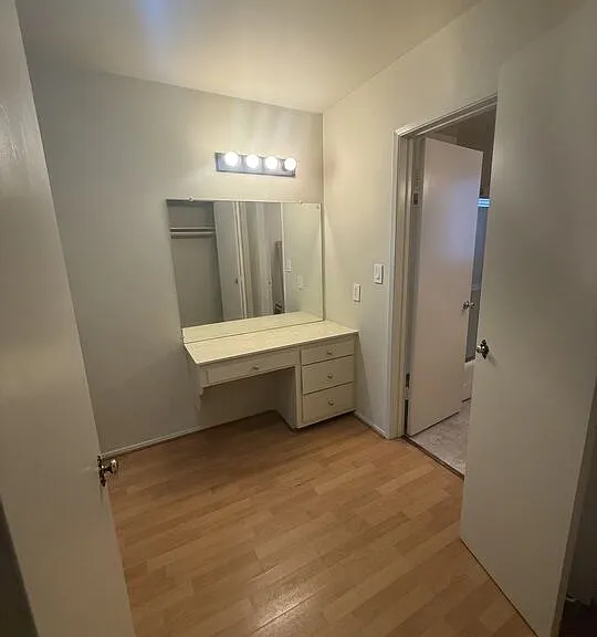 1166 Amherst Ave #6 — Photo 8