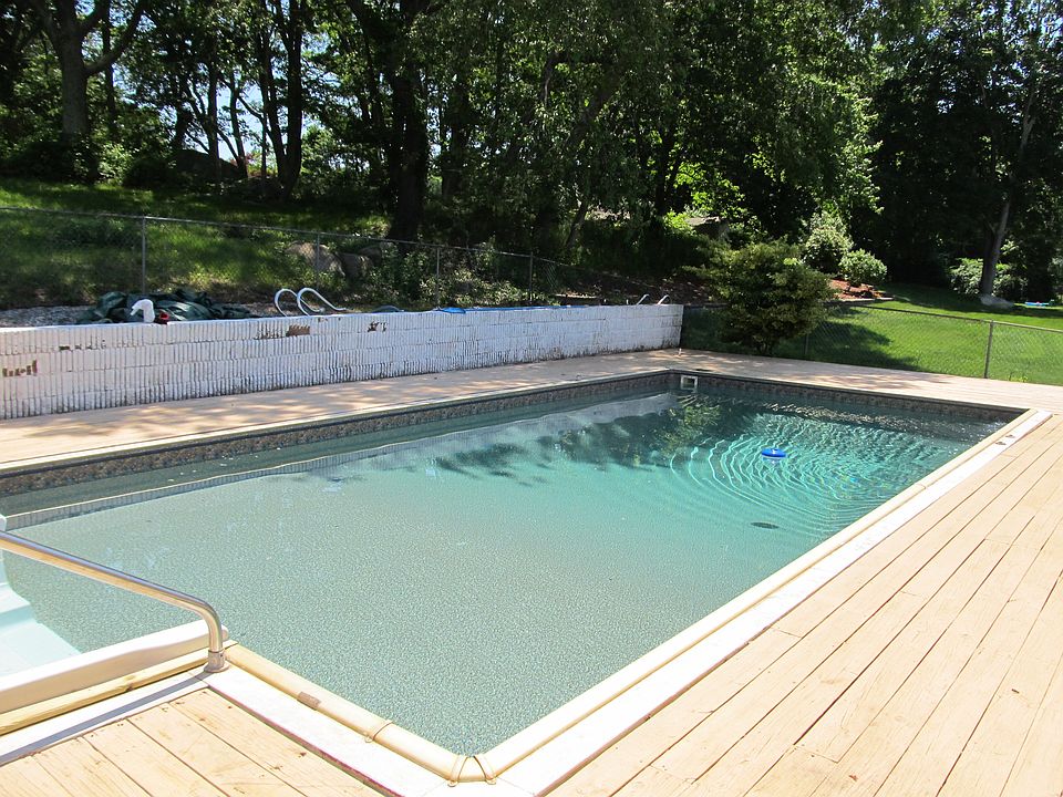 25 Rockwood Dr, Waterford, CT 06385 Zillow