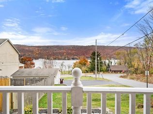 8 Sterling Pl, Greenwood Lake, NY 10925
