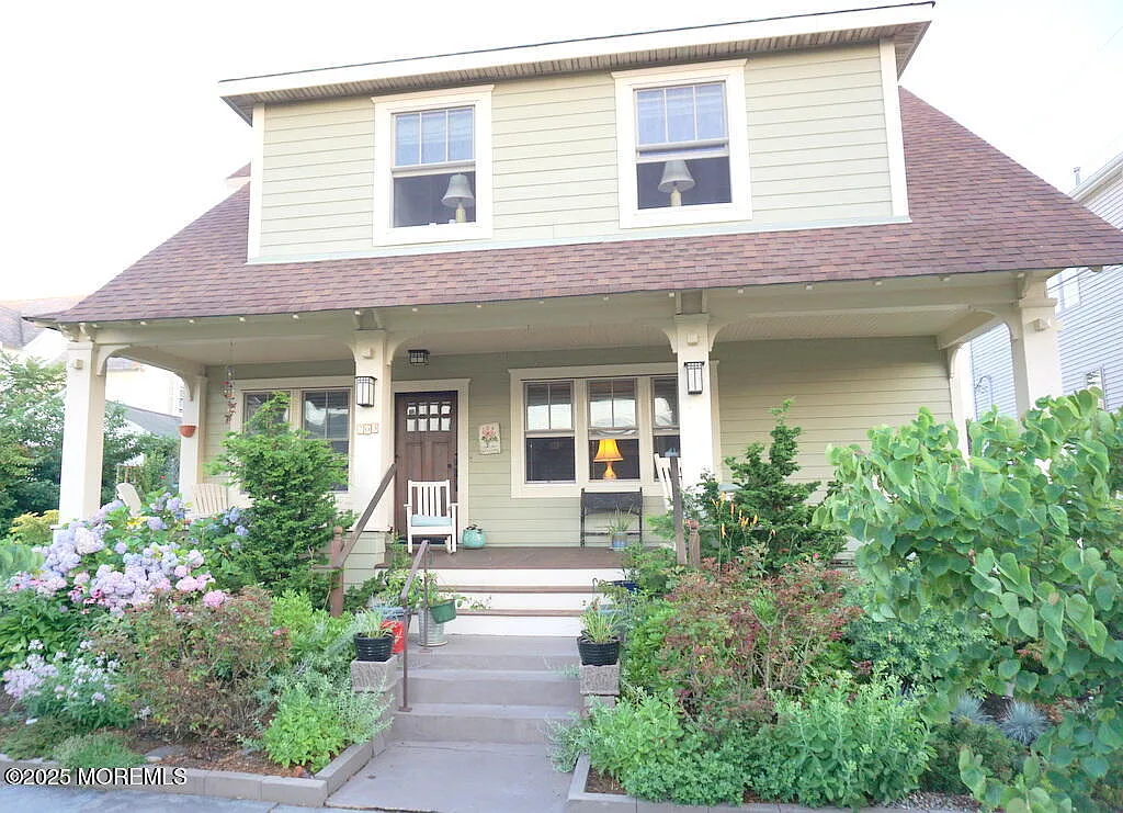 3 bed, 2.5 bath, 1827 sqft, $5,000 — Photo 1