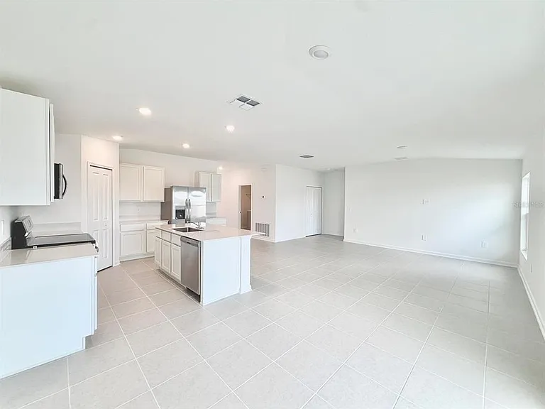 4746 Katrina Dr — Photo 8