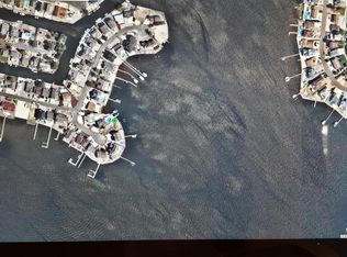 3 Bay Point Dr, Toms River, NJ 08753