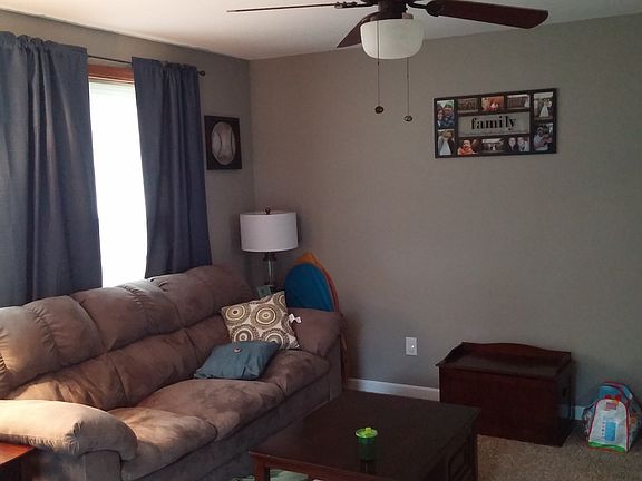 3rd image of 1286 Uplands Dr
