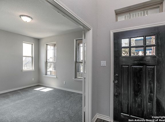 4th image of 224 James Fannin St