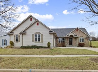 W199N16309 Erwin Way, Jackson, WI 53037