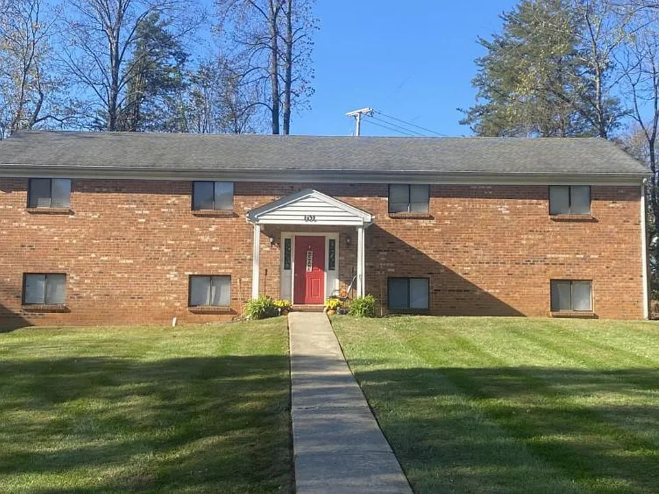 101&103 116 Edgeway Dr