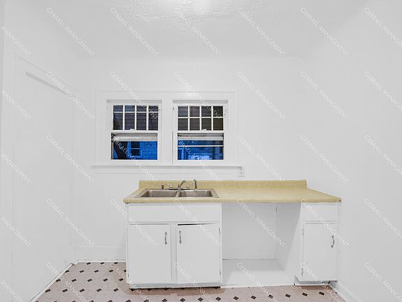 5th image of 1445 E Kearsley St #7527742bc