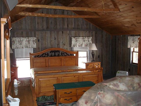 4th image of 66 Pinepoint Dr