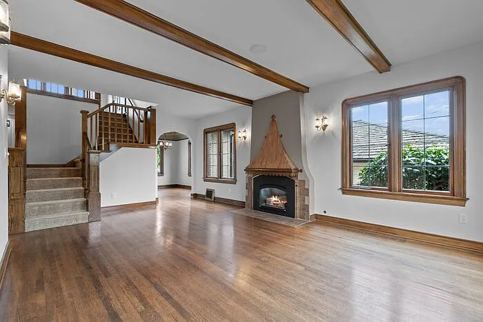 4 bed, 3.0 bath, 3430 sqft, $7,750 — Photo 2