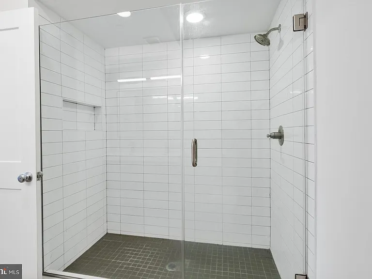 1335 N Marston St #402 — Photo 27