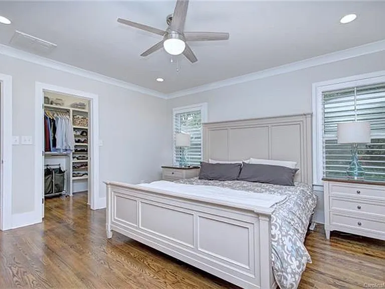 3215 Cambridge Rd — Photo 2