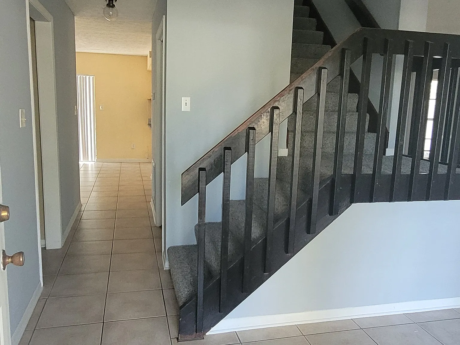 4 bed, 2.5 bath, 1879 sqft, $2,500 — Photo 2