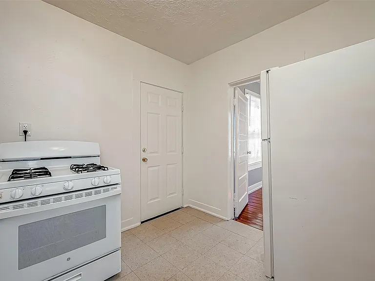 2611 Tierwester St — Photo 11