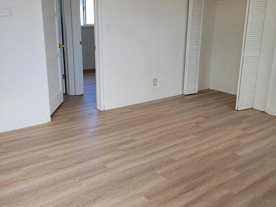 25707 President Ave #25707