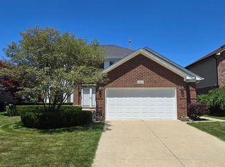 14431 Toussaint Ct, Sterling Heights, MI 48313