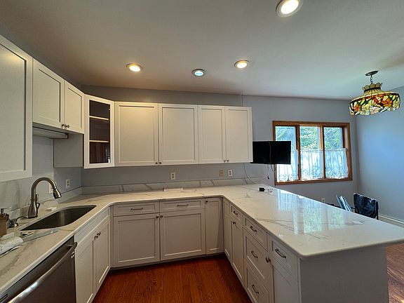 5th image of 19-21 Pearl Ave #1
