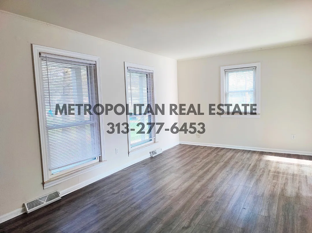 3 bed, 2.5 bath, 1800 sqft, $1,725 — Photo 1