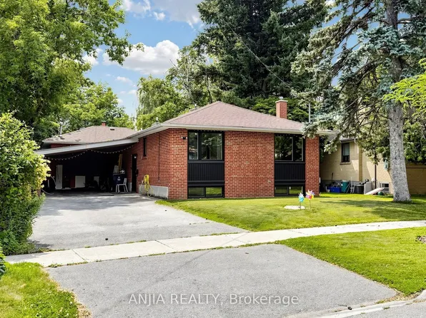 8 Applefield Dr, Toronto, ON M1P 3X9