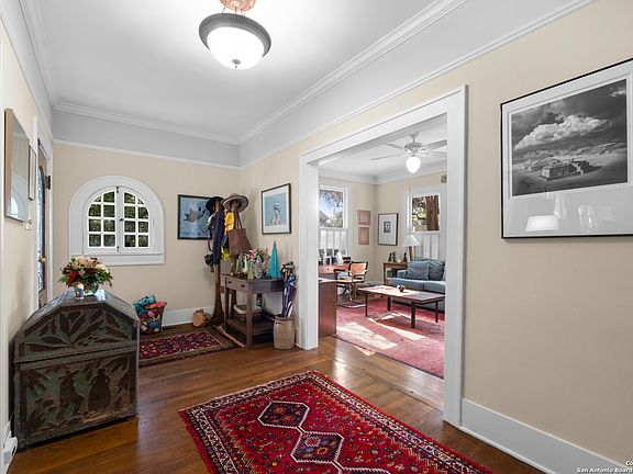 5th image of 319 W Hollywood Ave