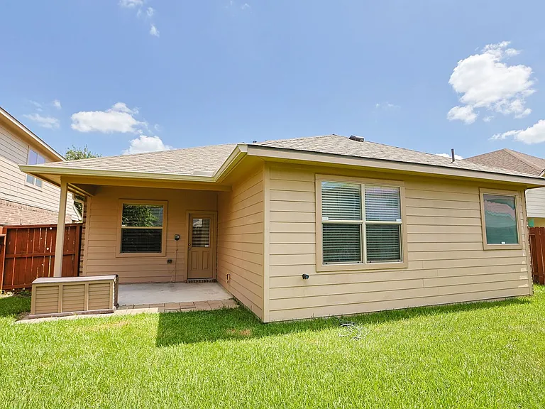 7042 Windy Run Ct — Photo 35