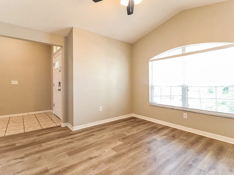 3304 Pin Oak Ln — Photo 9