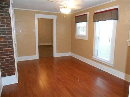 3rd image of 304 N Park St